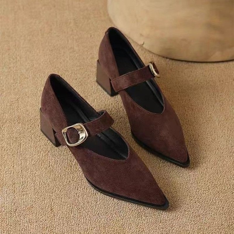 Vintage Fashion Online - أحذية نسائية كلاسيكية بكعب عريض من