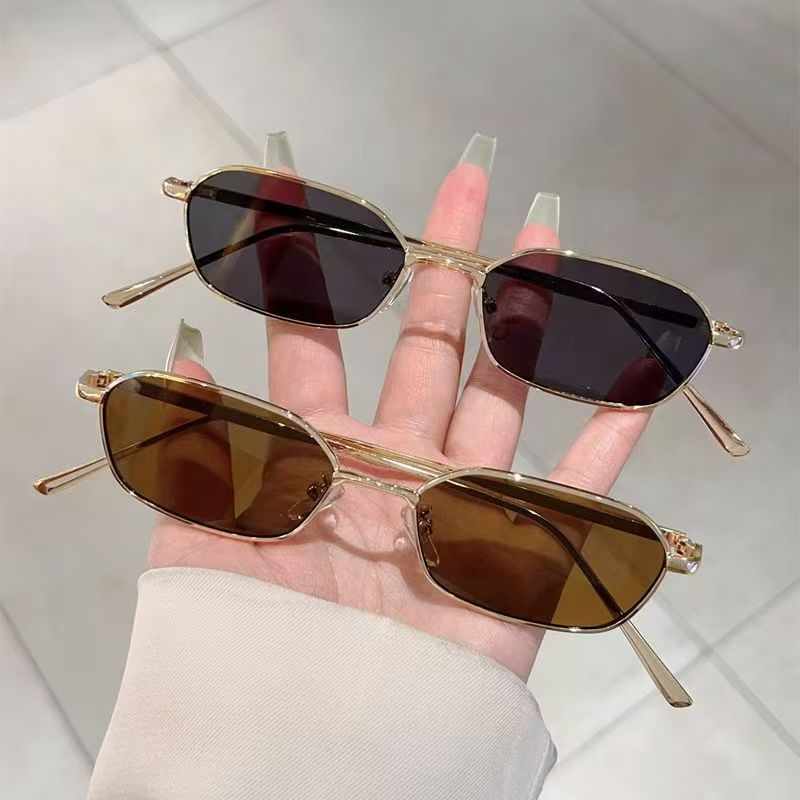 نظارات شمسية جديدة بإطار صغير  - مراجعة Vintage Outdoor Fashion وسعره
